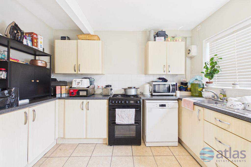 Property photo 3 of 15 Kitchen