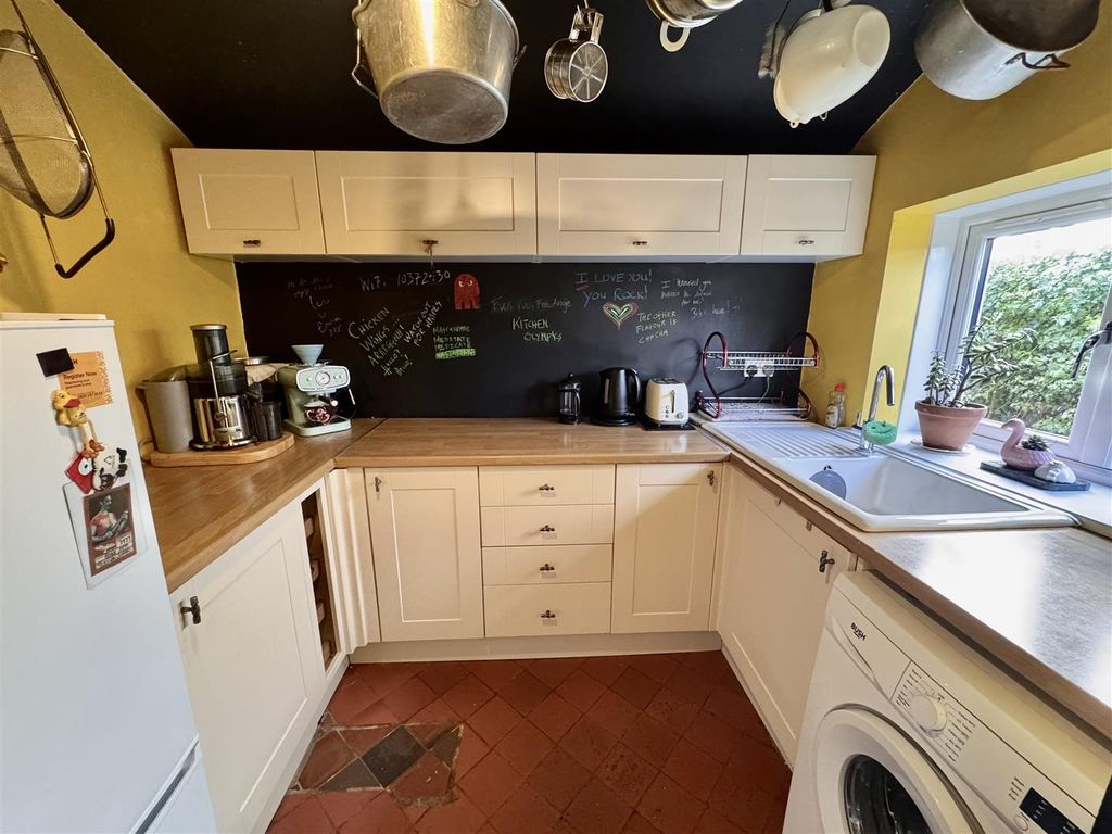 Property photo 3 of 15 Kitchen
