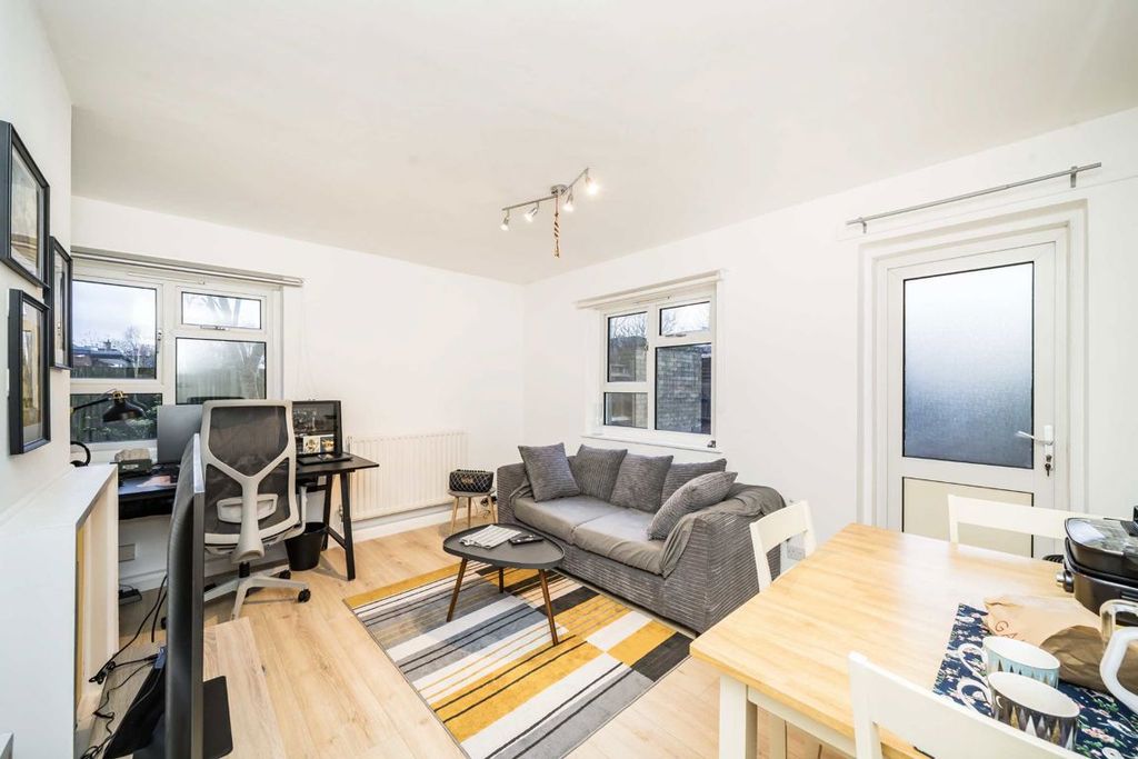 Property photo 2 of 4