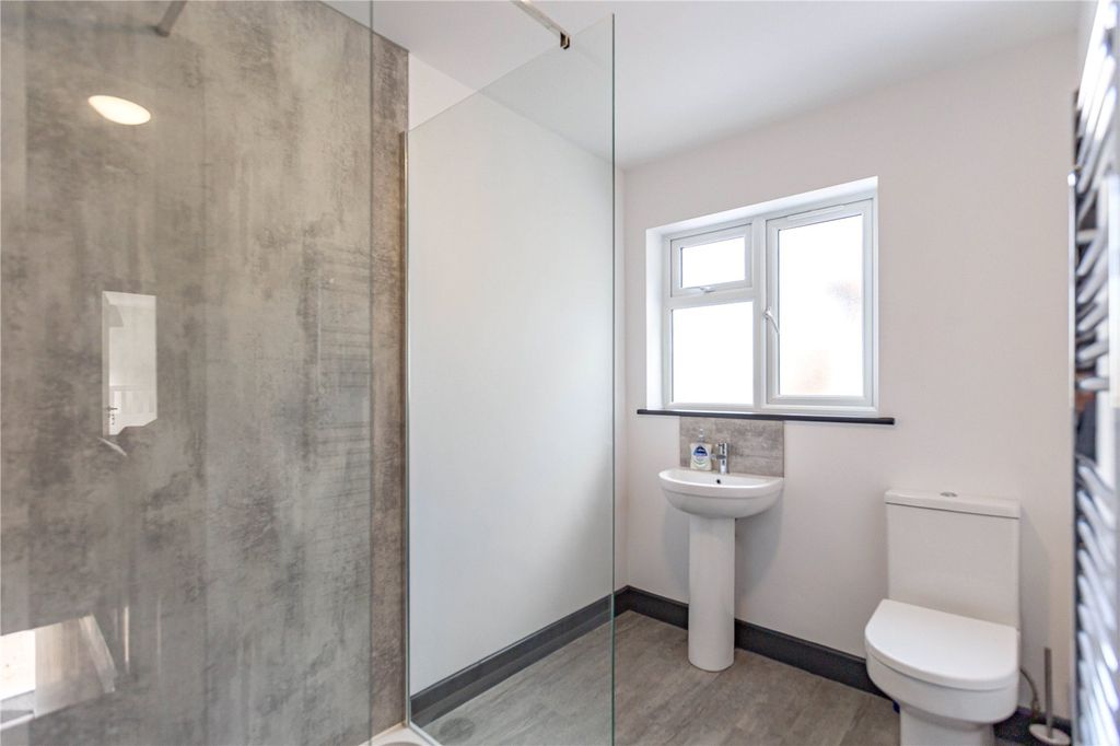 Property photo 2 of 17 Picture No. 16