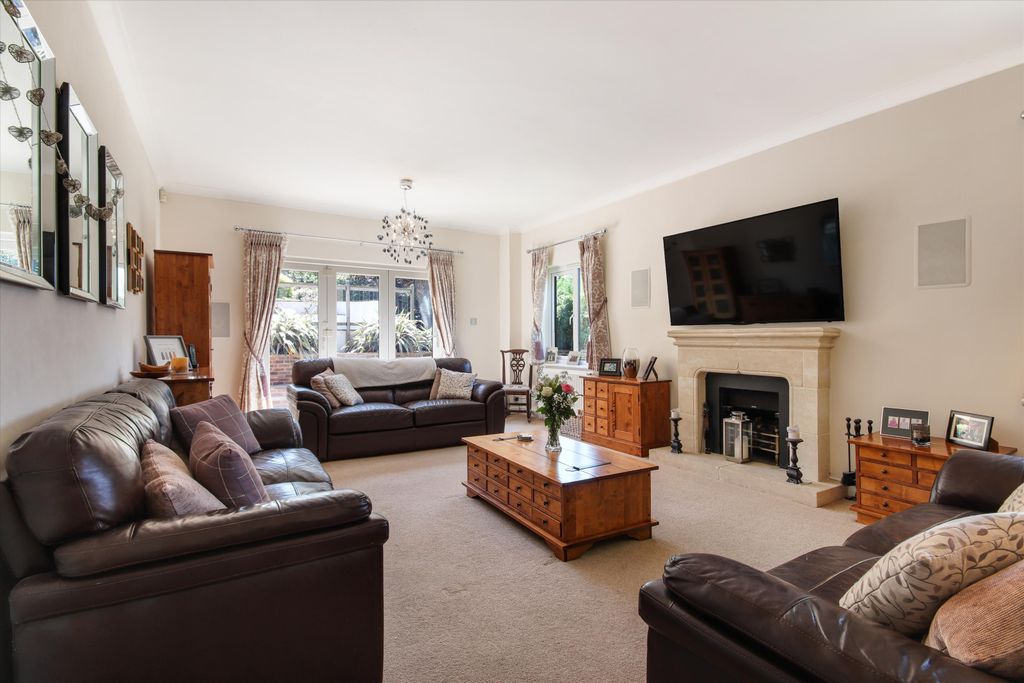 Property photo 2 of 28 Image