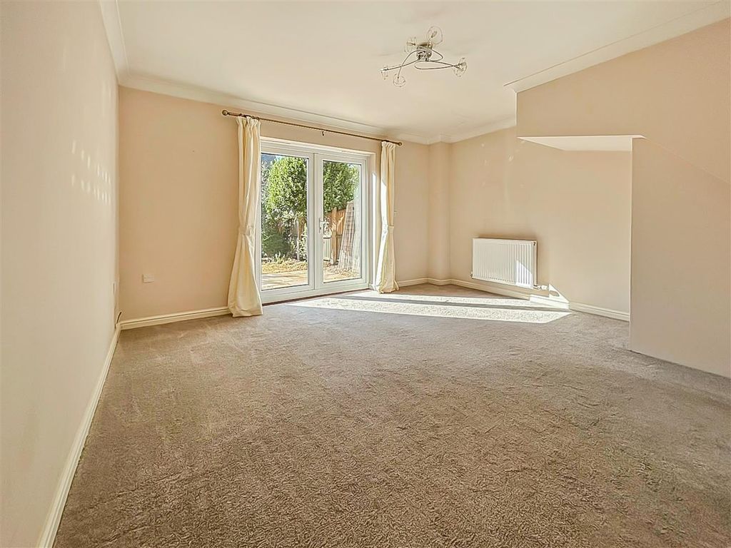 Property photo 2 of 15 16_90176.Jpg