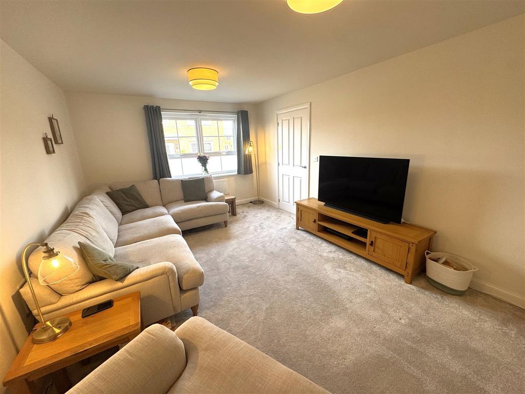 Property photo 3 of 23