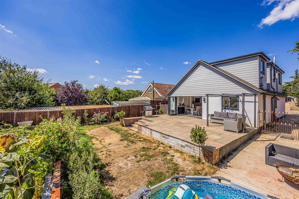 Property photo 2 of 26 Downview, Arundel Road, Tangmere-Small-Porticomark