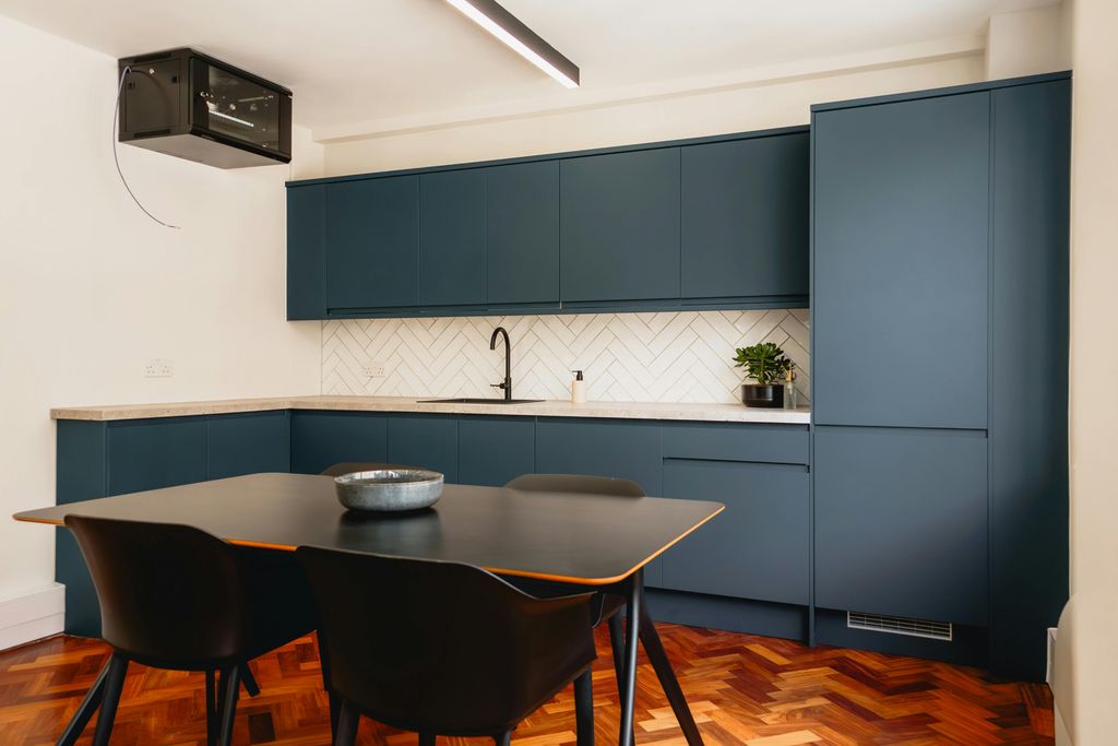 Property photo 2 of 16 Dutch House