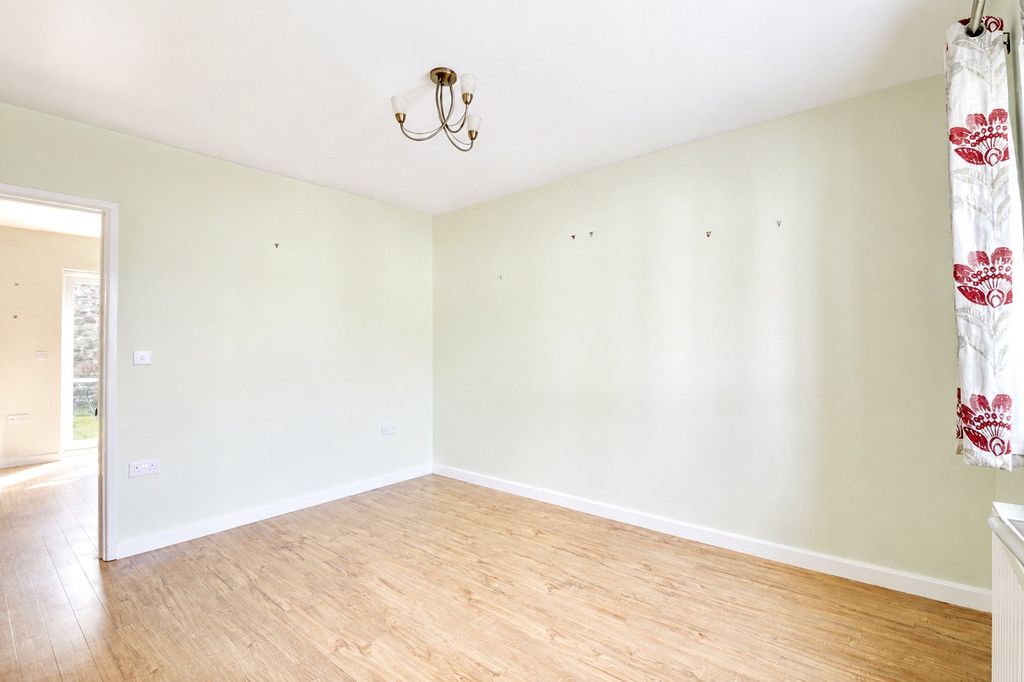 Property photo 2 of 16 2 - Picture No. 11
