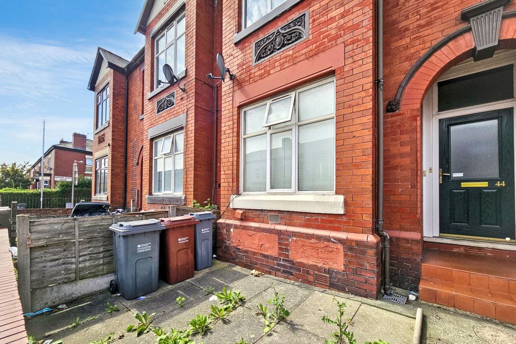 Property photo 2 of 15 Flat 2, 44 Laindon Road, Longsight, Manchester, M14 5Dp