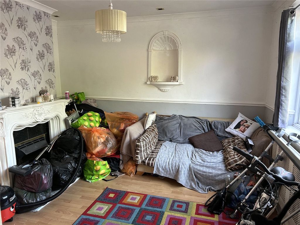 Property photo 3 of 8 Picture No. 05