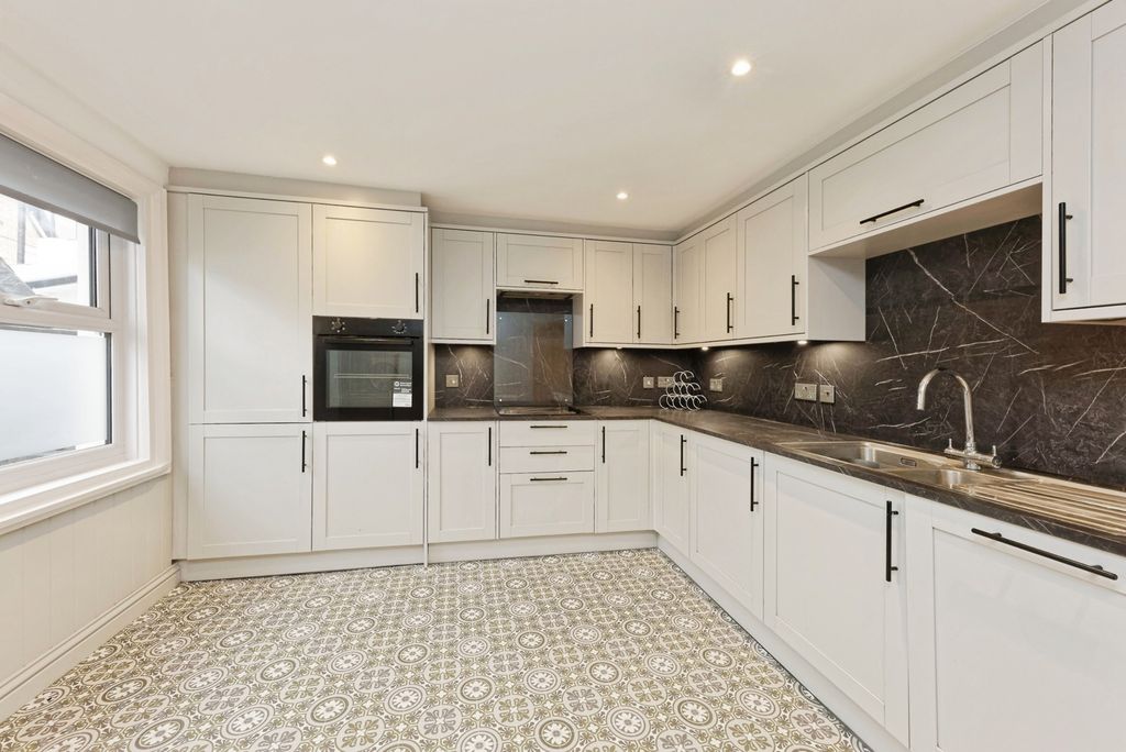 Property photo 2 of 19 Pbox-Img.Jpg