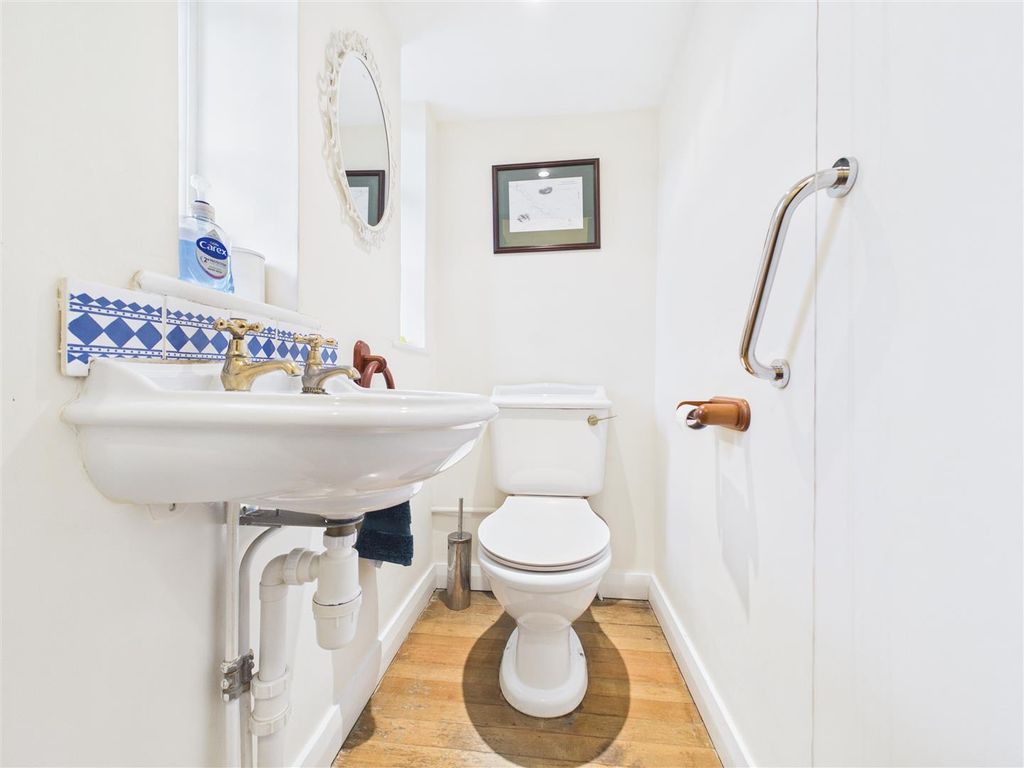 Property photo 3 of 19