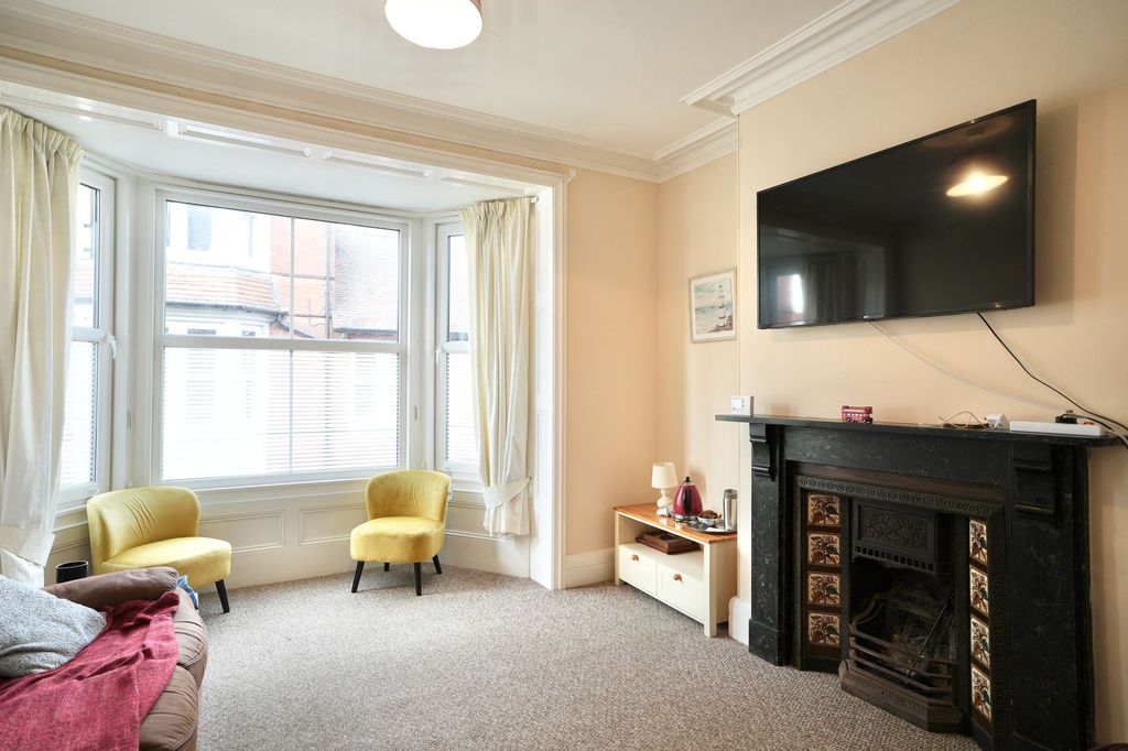 Property photo 2 of 21