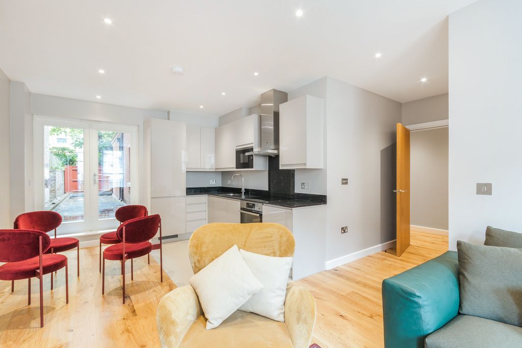 Property photo 1 of 8