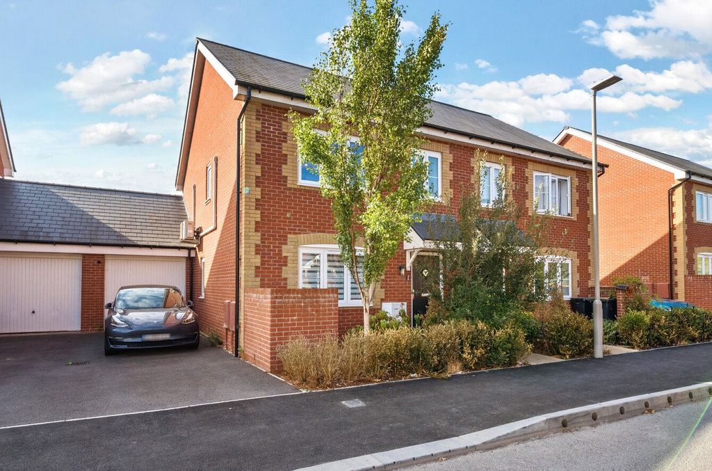 Property photo 1 of 11 1341441-1-68A6Dae...