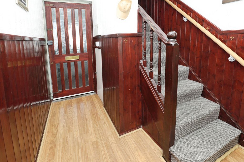 Property photo 2 of 15 Hallway