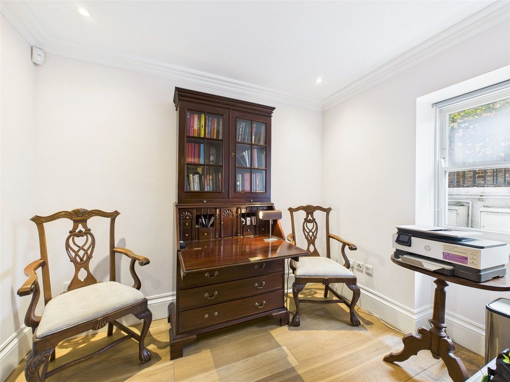 Property photo 2 of 38 Picture No. 11