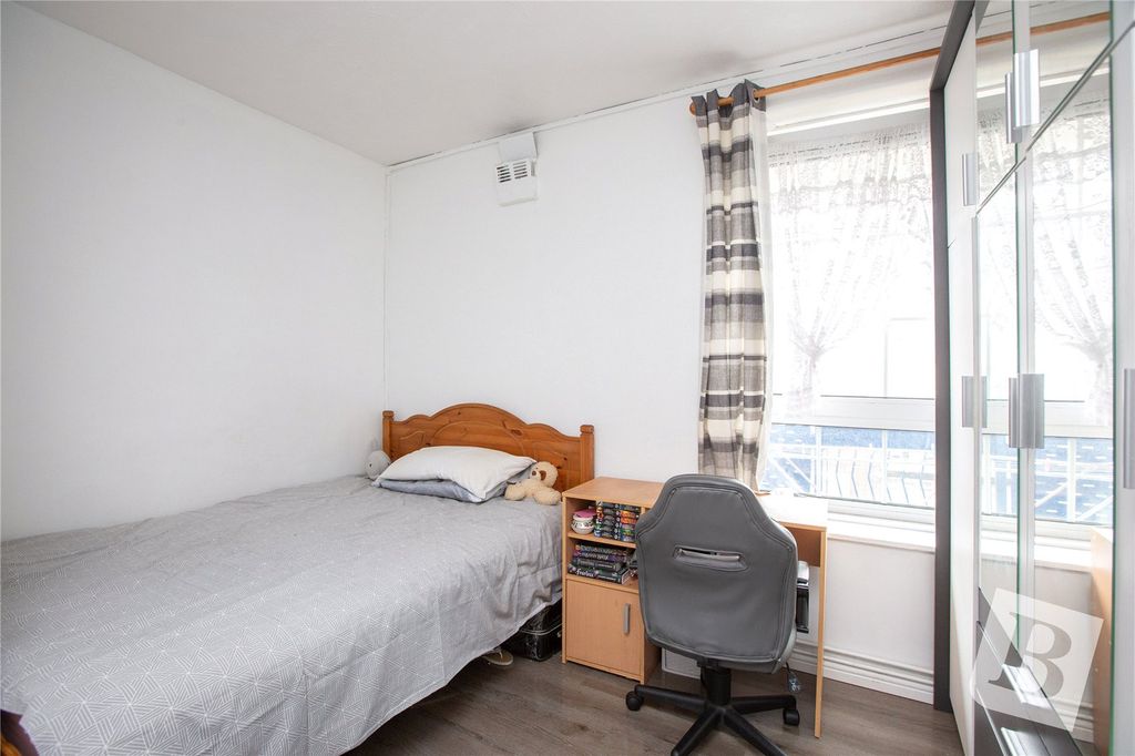 Property photo 3 of 20 Bedroom