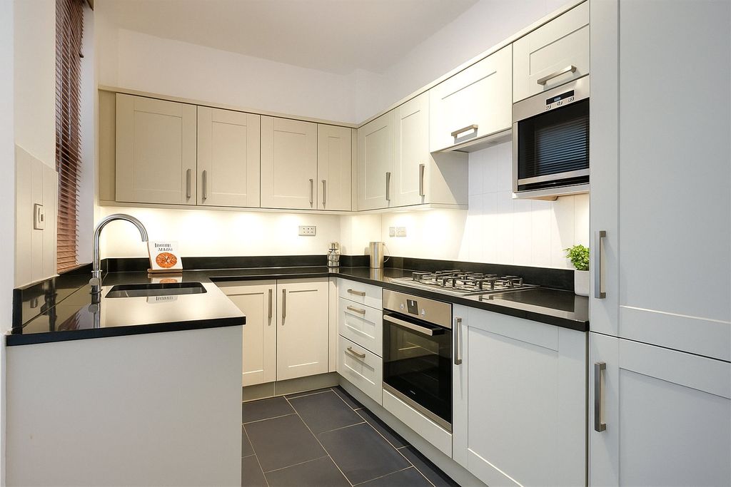 Property photo 3 of 9 Picture No. 30