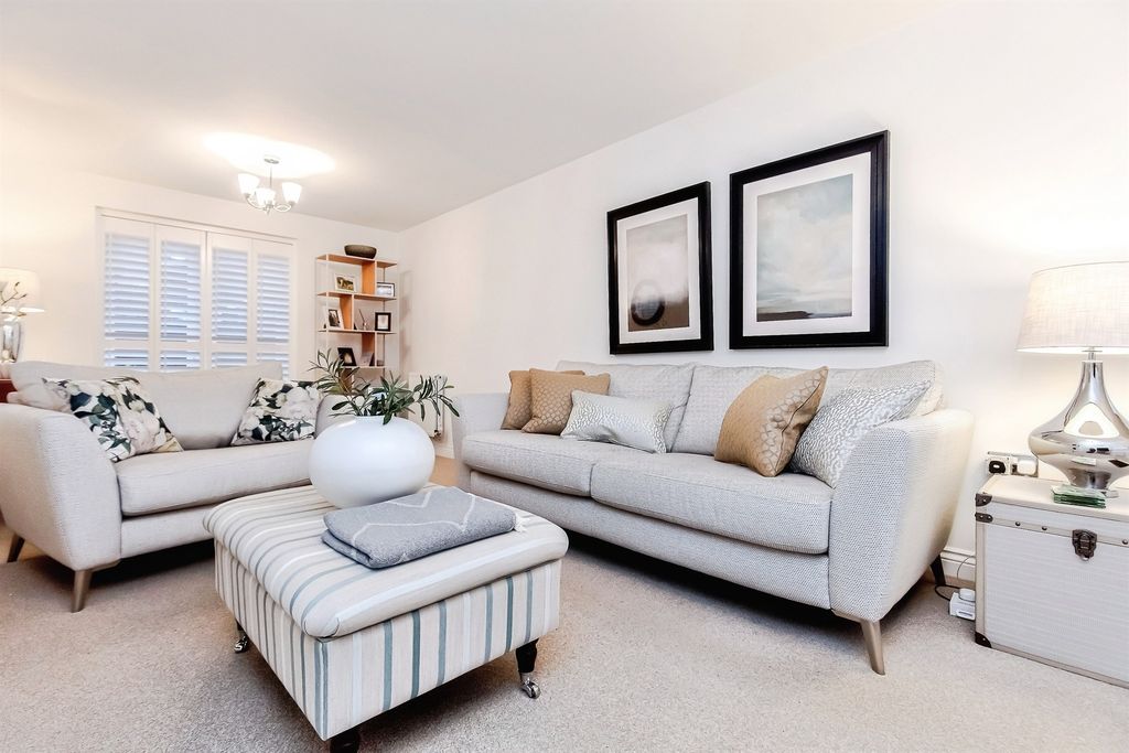 Property photo 2 of 20