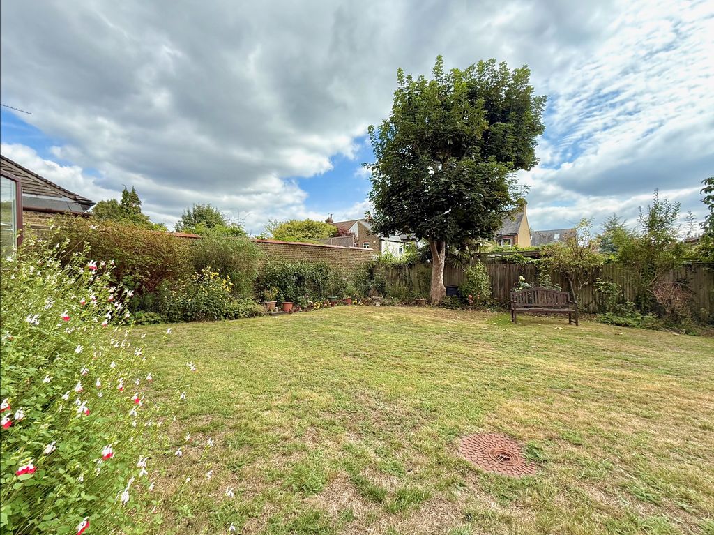 Property photo 2 of 10 Communal Garden