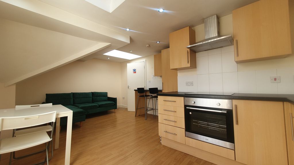 Property photo 2 of 8 Gallery