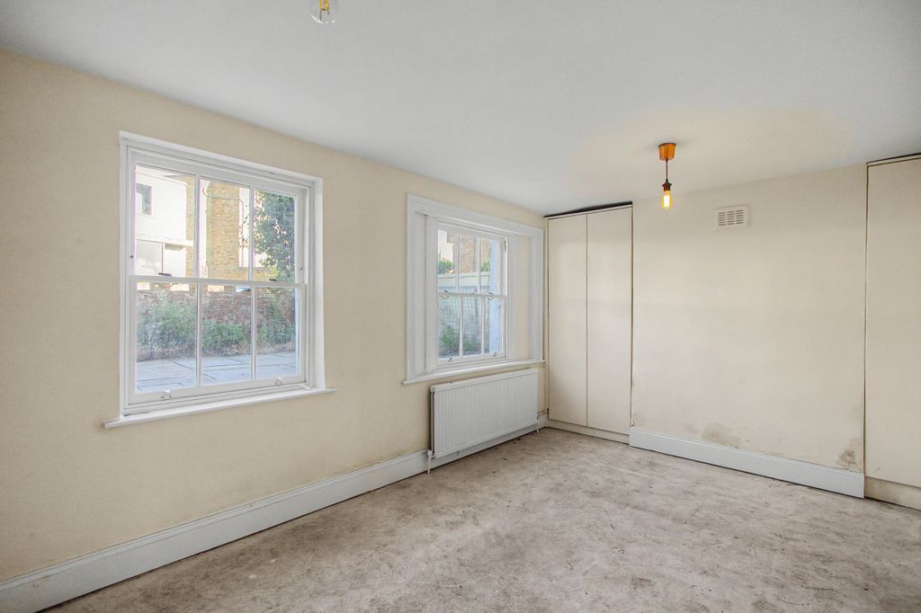 Property photo 3 of 18 Flat A, 9 Stamford Road, Hackney, London, N1 4Jp