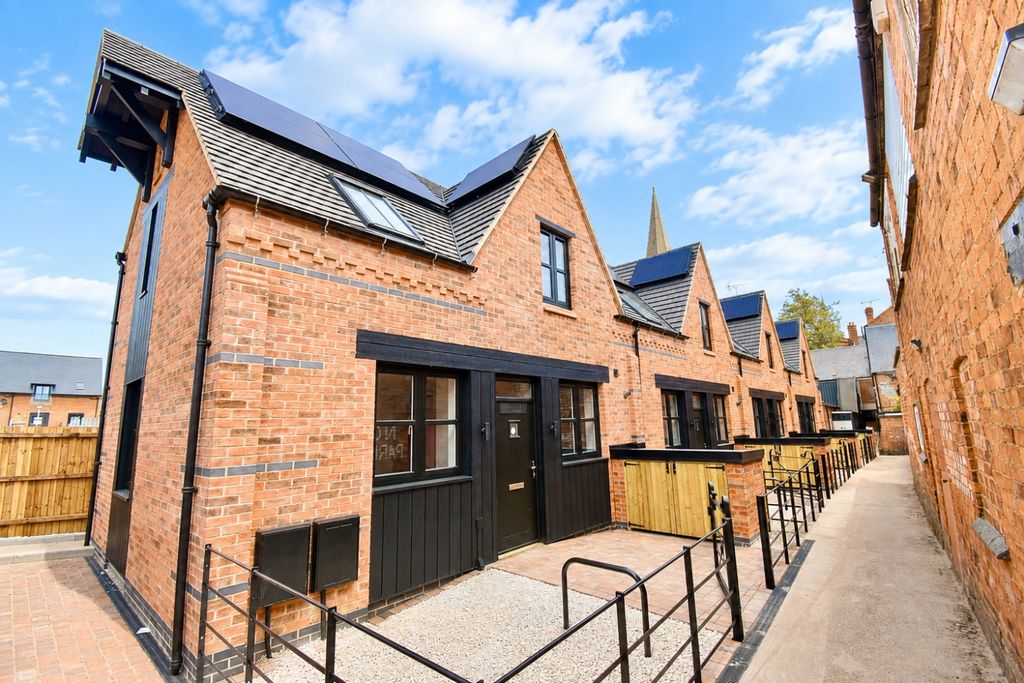 Property photo 1 of 12 Externalfront