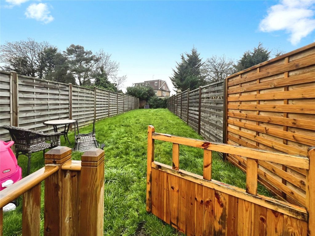 Property photo 3 of 16 Picture No. 02