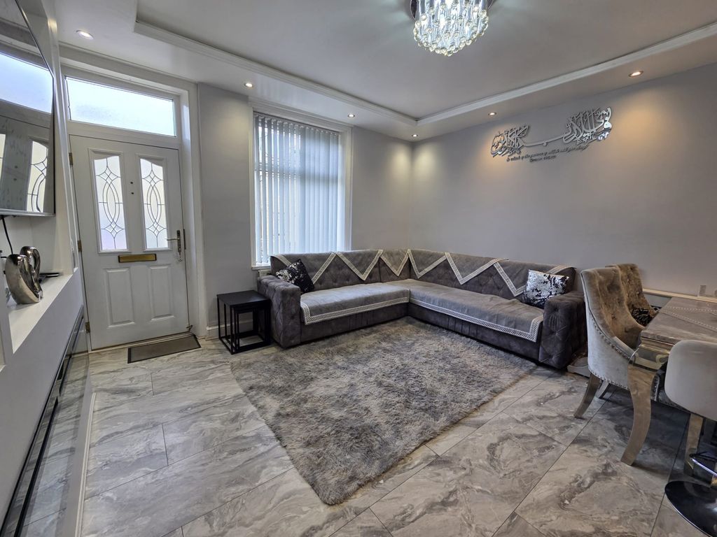 Property photo 2 of 16 Gallery