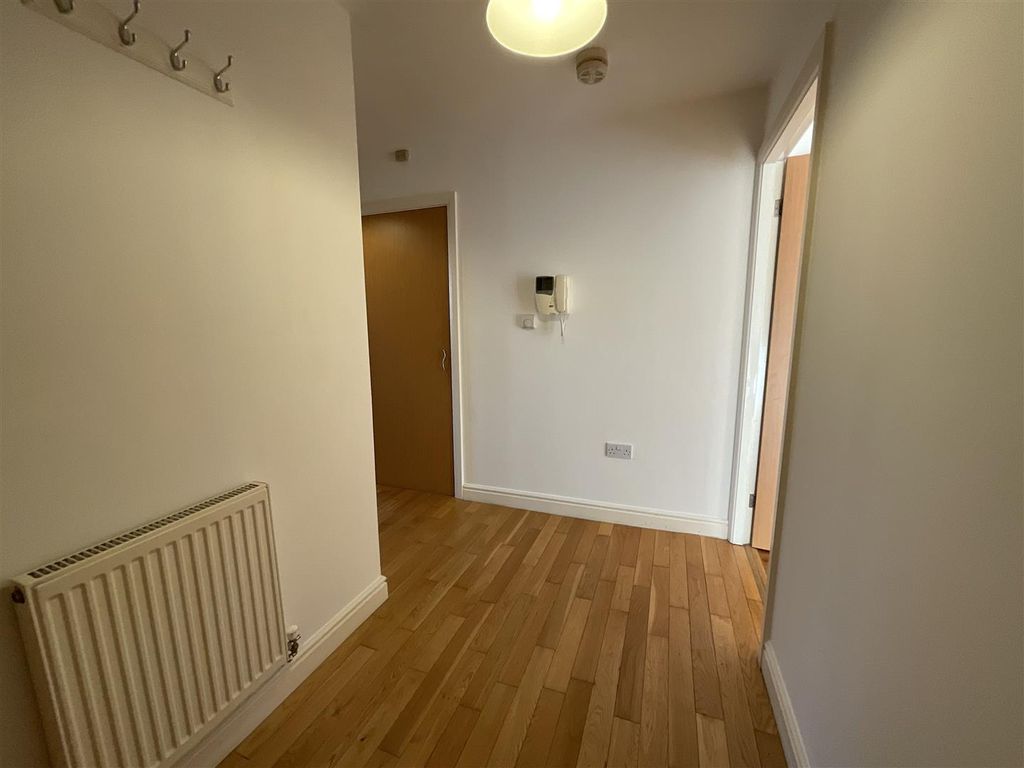 Property photo 3 of 19 Entrance Hall To Apartment