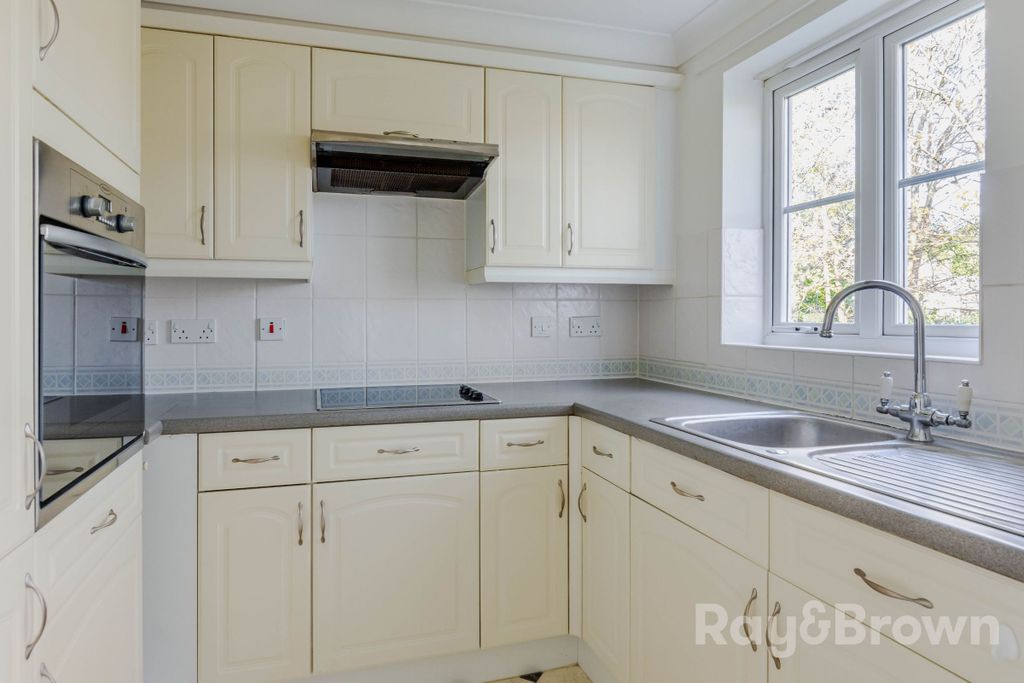 Property photo 3 of 52