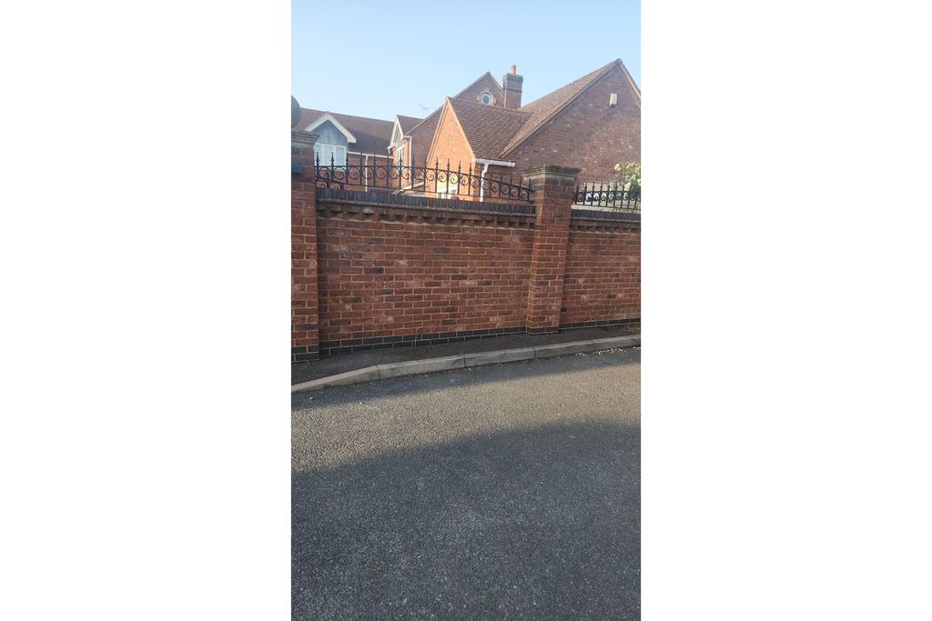 Property photo 3 of 22