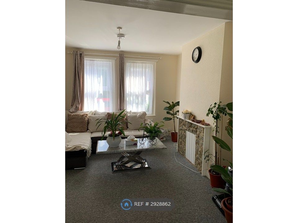 Property photo 1 of 7 Lounge