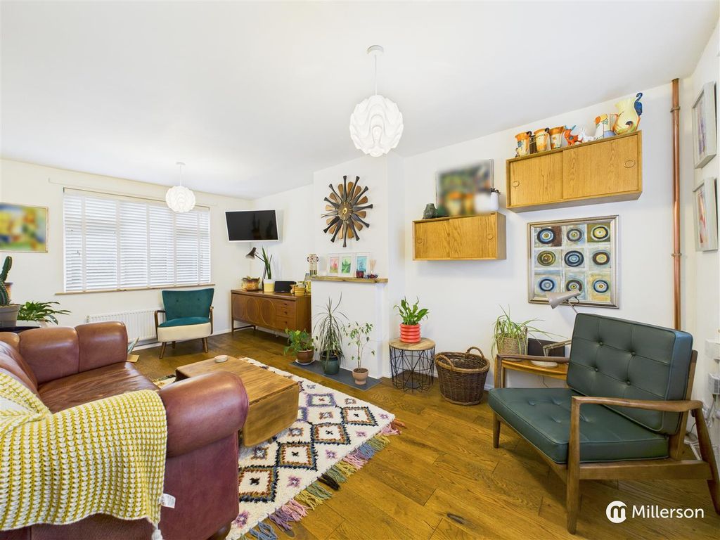 Property photo 2 of 26 Cam05092G0-Pr0140-Still023.Jpg