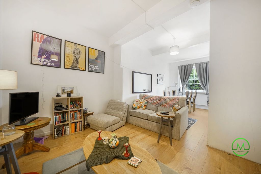 Property photo 1 of 15 4 Bedroom Flat For Sale