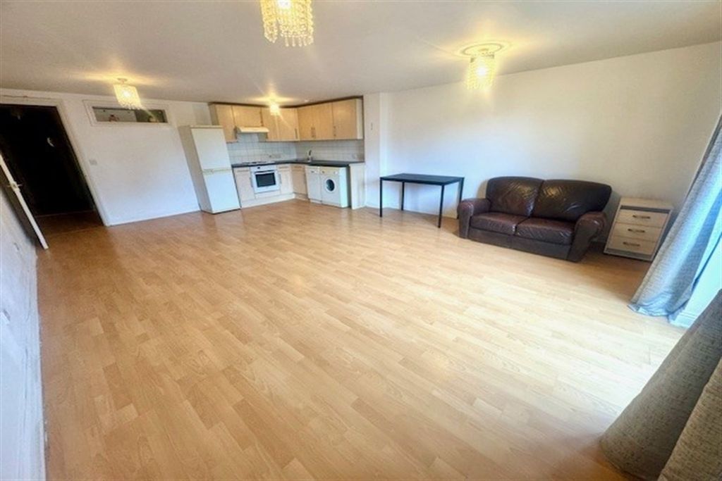 Property photo 3 of 9 (Main)