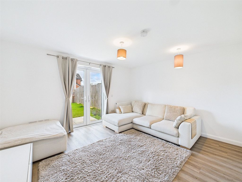 Property photo 2 of 23 Picture No. 19