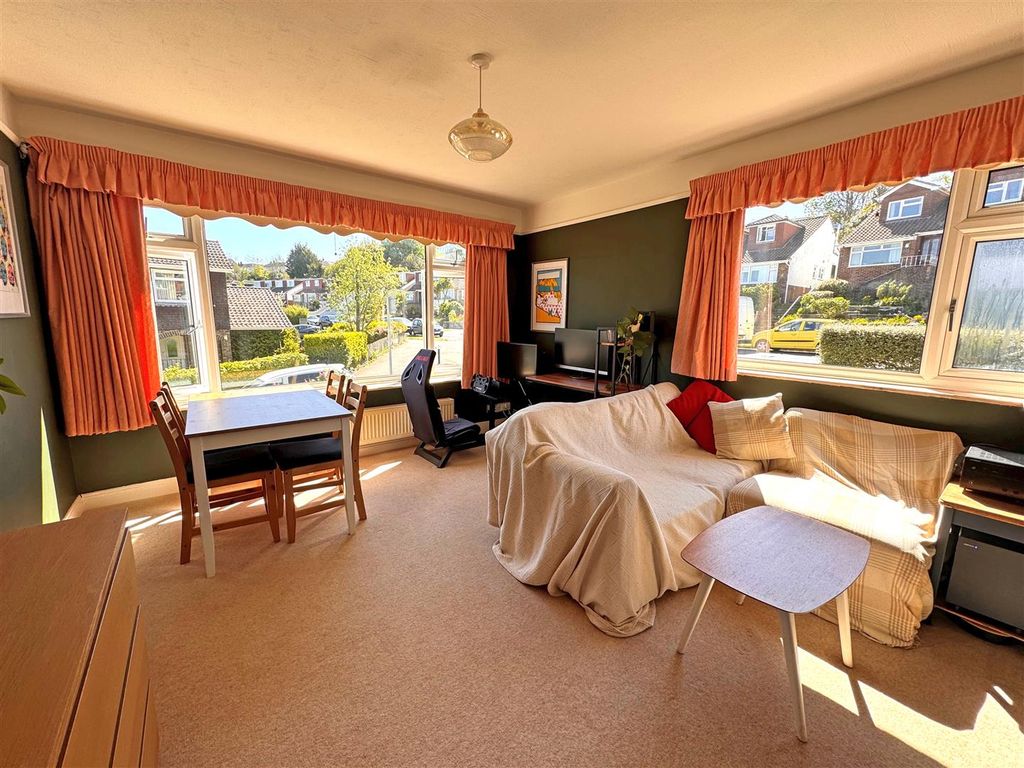 Property photo 3 of 16 17E.Jpg