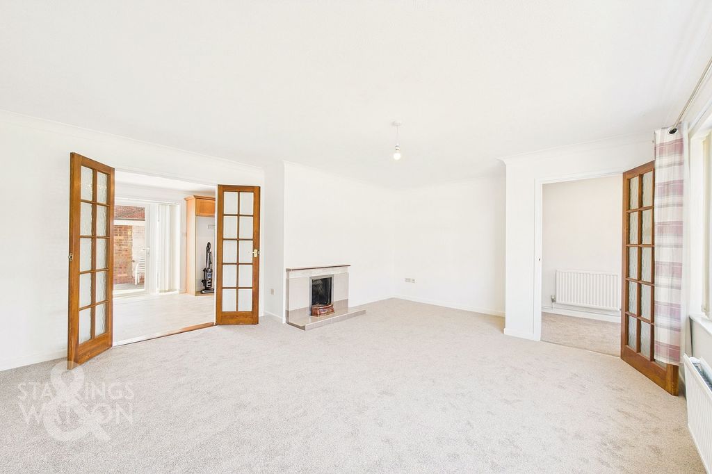 Property photo 2 of 21