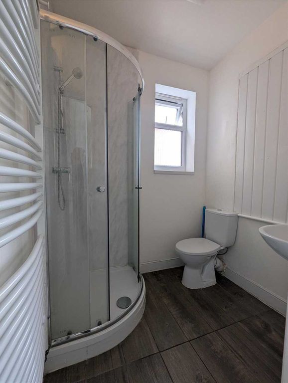 Property photo 3 of 4
