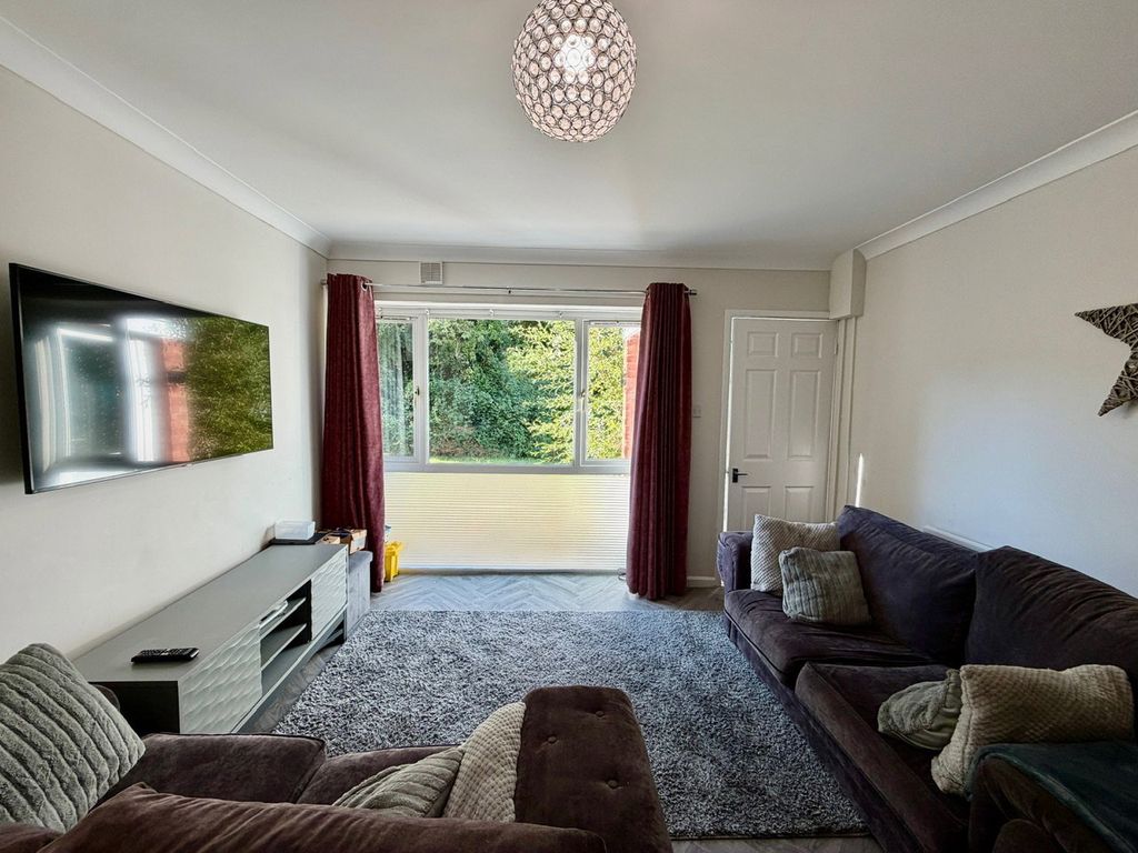 Property photo 3 of 28