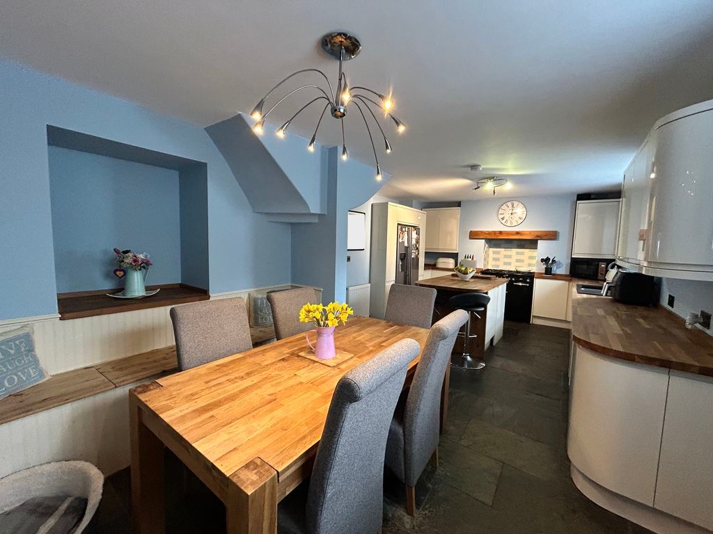 Property photo 3 of 34 Photo 11