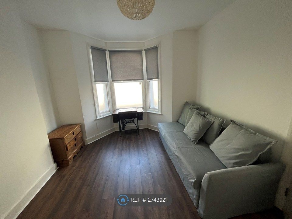 Property photo 3 of 11