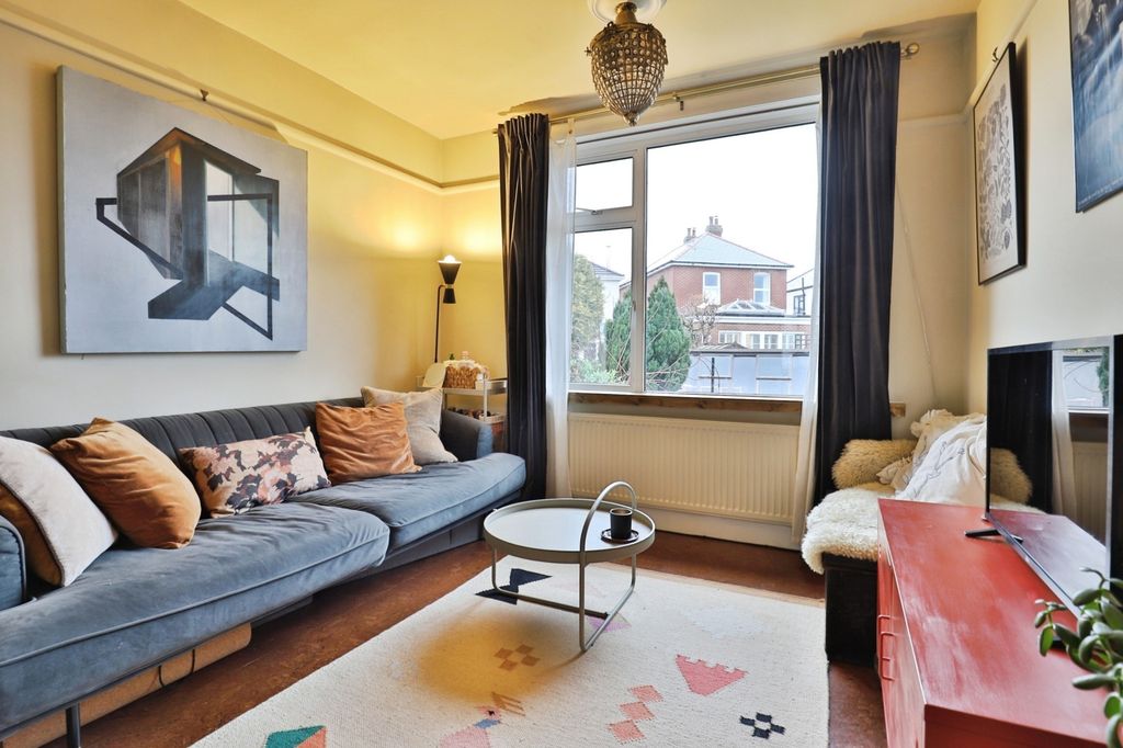 Property photo 3 of 23 Pbox-Img.Jpg