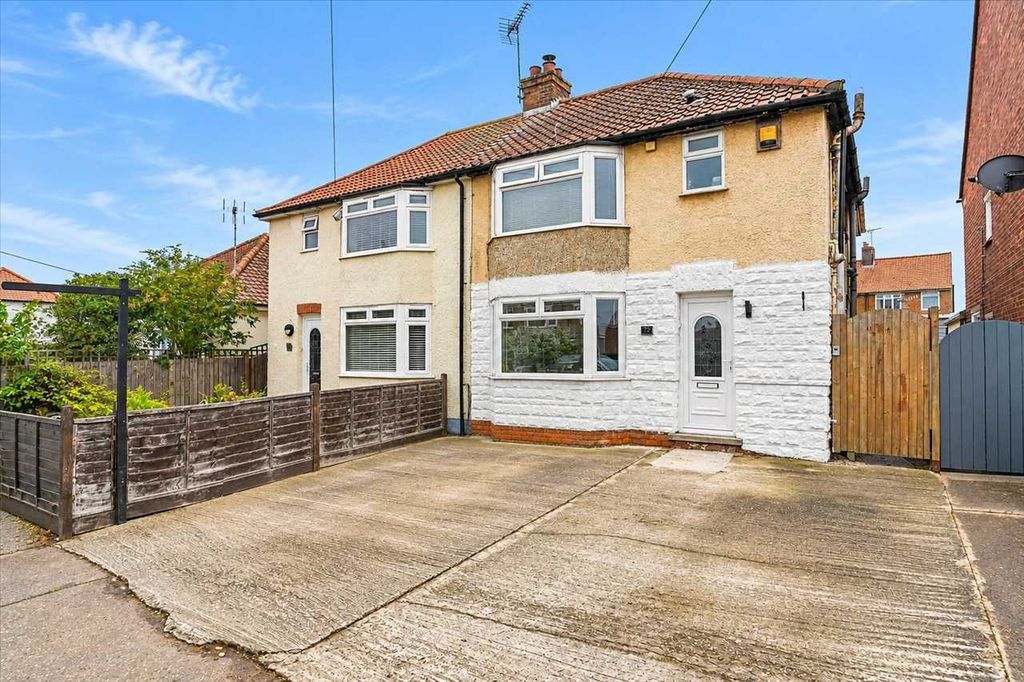 Property photo 2 of 21