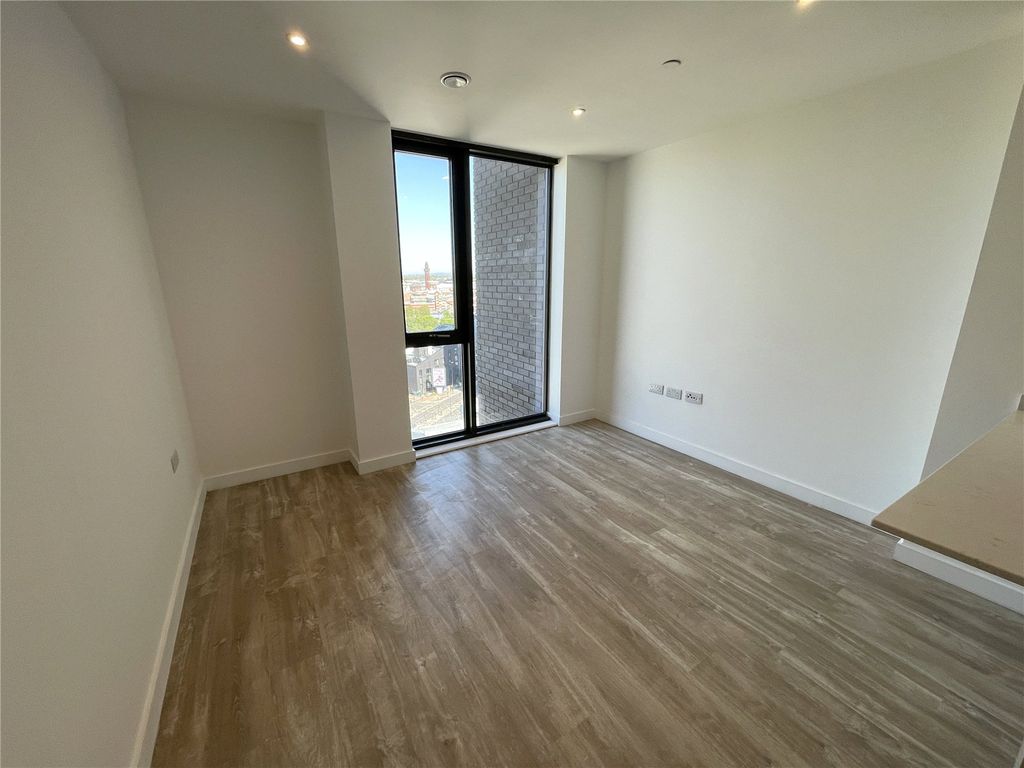 Property photo 3 of 26 Living Room