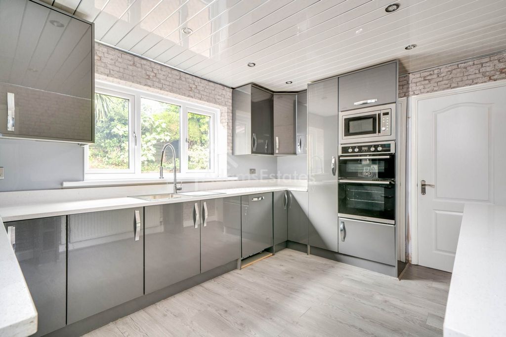 Additional image 4 of 4 bed detached house for saleFrank Lane, Dewsbury WF12