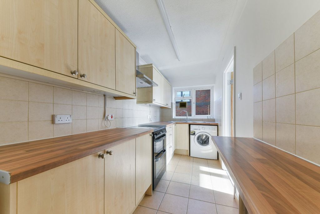 Property photo 2 of 10 Picture No. 15
