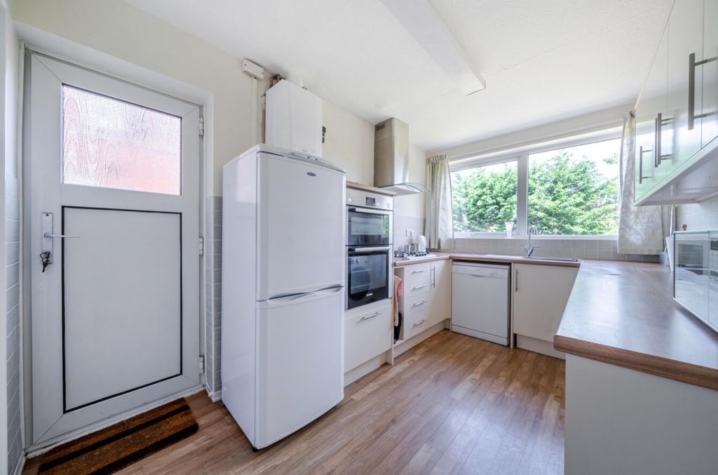 Property photo 3 of 23 1469384-7-6A18423Cb5A03