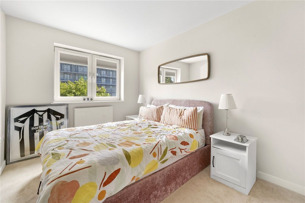 Property photo 2 of 18 Picture No. 21