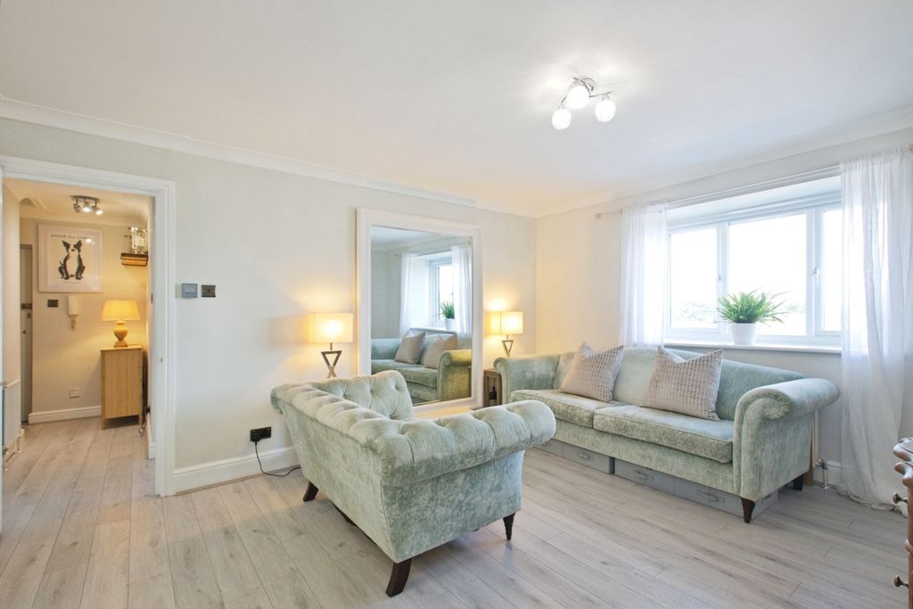 Property photo 1 of 19 Img_1298